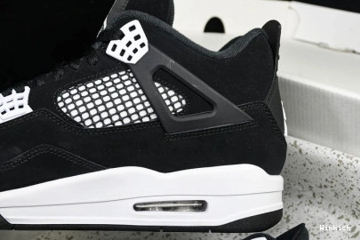 AIR 'WHITE JORDAN RETRO THUNDER' FQ8138-001 4 1023